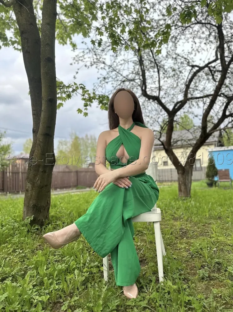 Лиза, 19 лет — эротический массаж в Санкт-Петербурге — фото 1