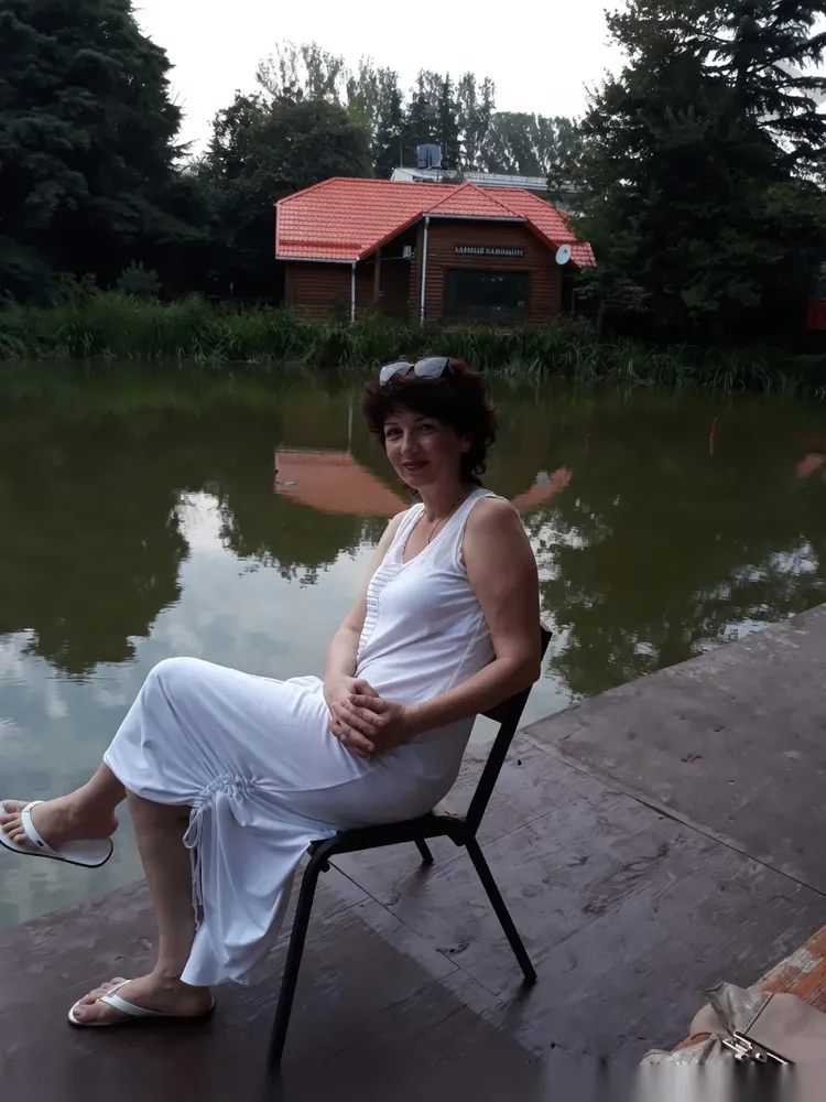 Лара, 49 лет — эротический массаж в Санкт-Петербурге — фото 1